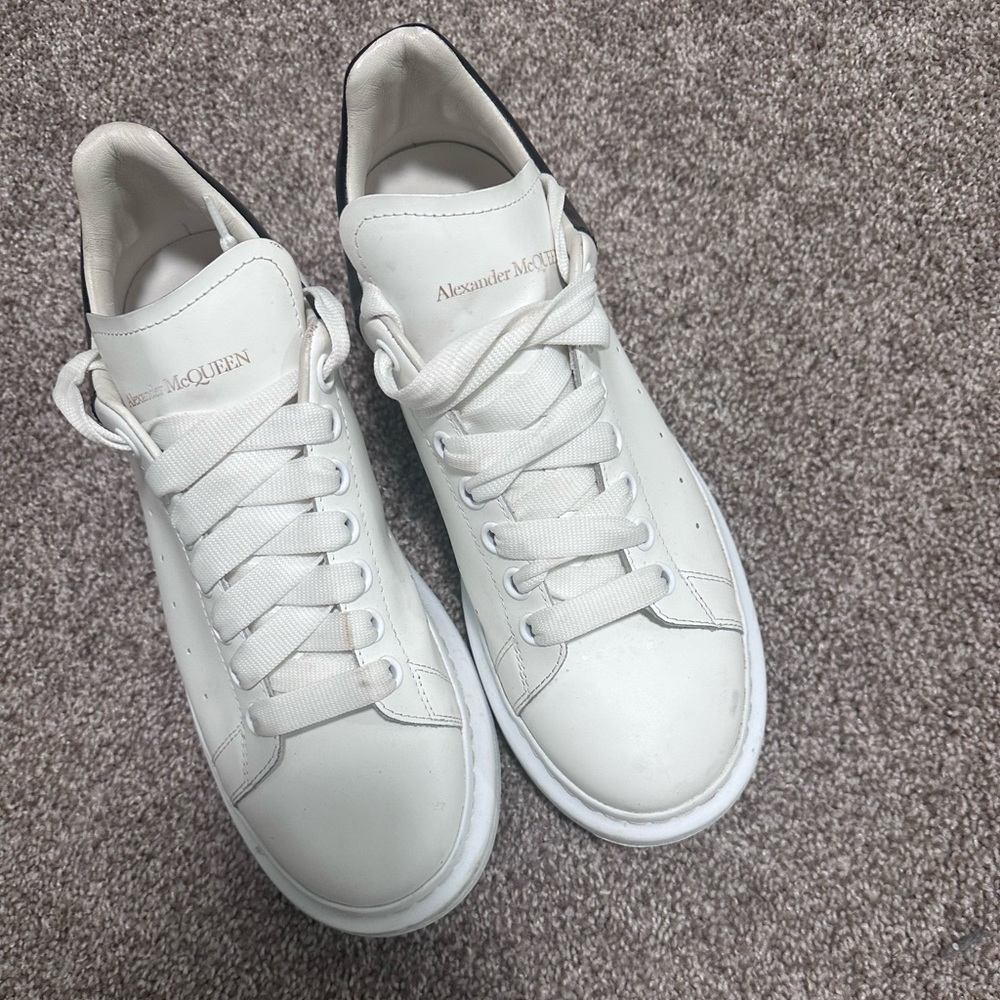 Alexander McQueen Men's Oversized Larry Bicolor Leather Low-Top Sneakers
